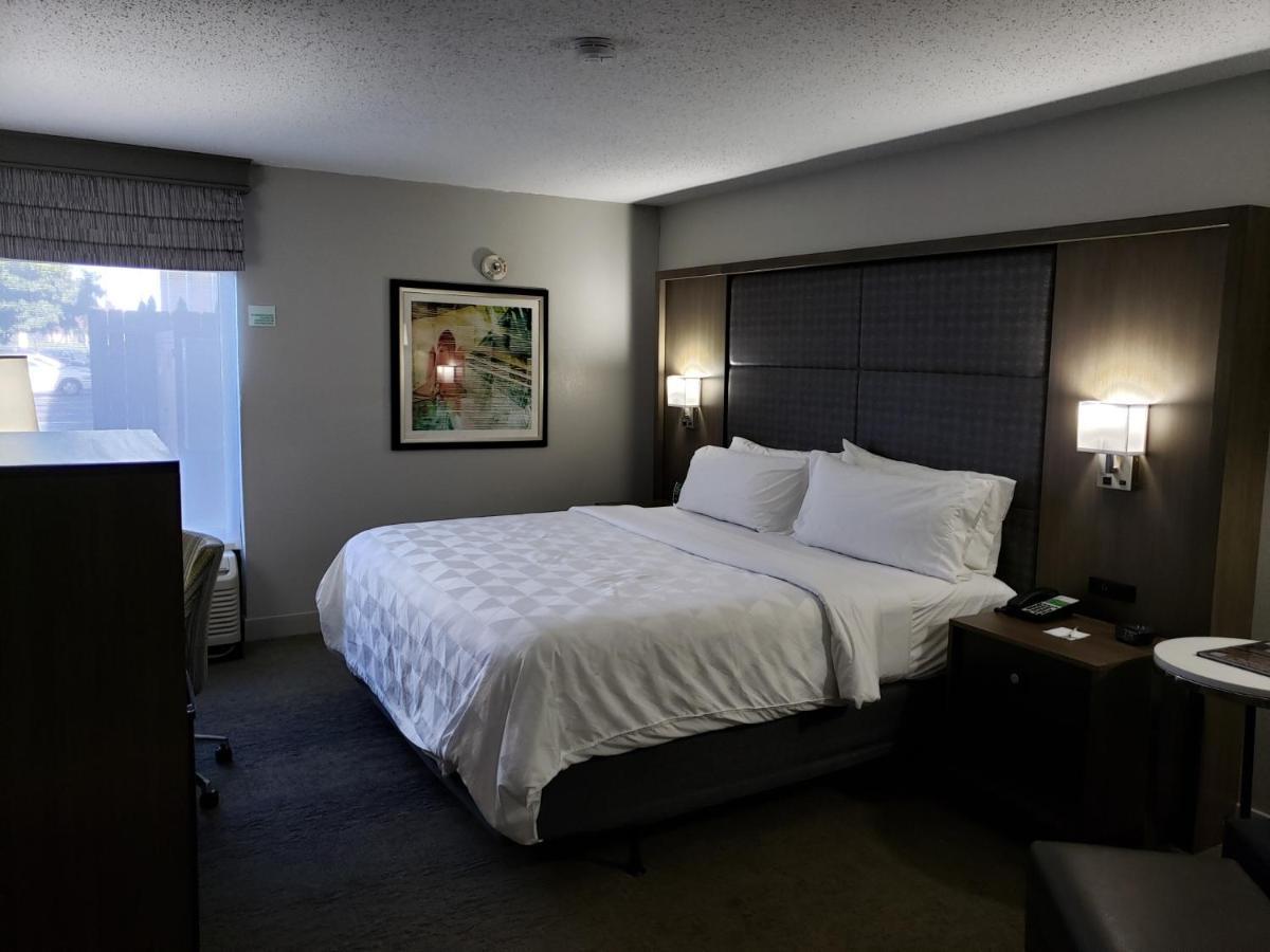 Holiday Inn Huntsville - Research Park By Ihg Екстериор снимка