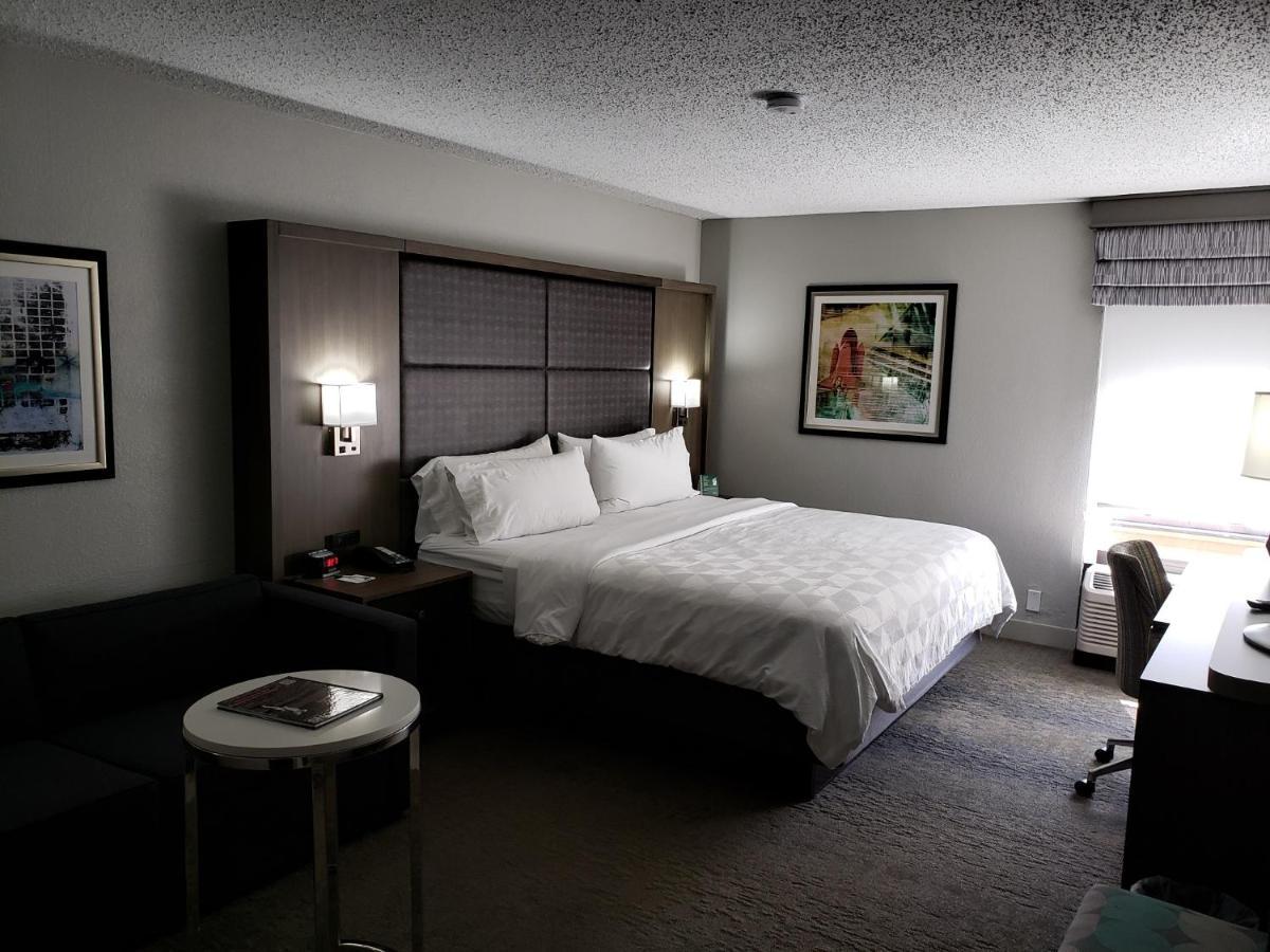 Holiday Inn Huntsville - Research Park By Ihg Екстериор снимка