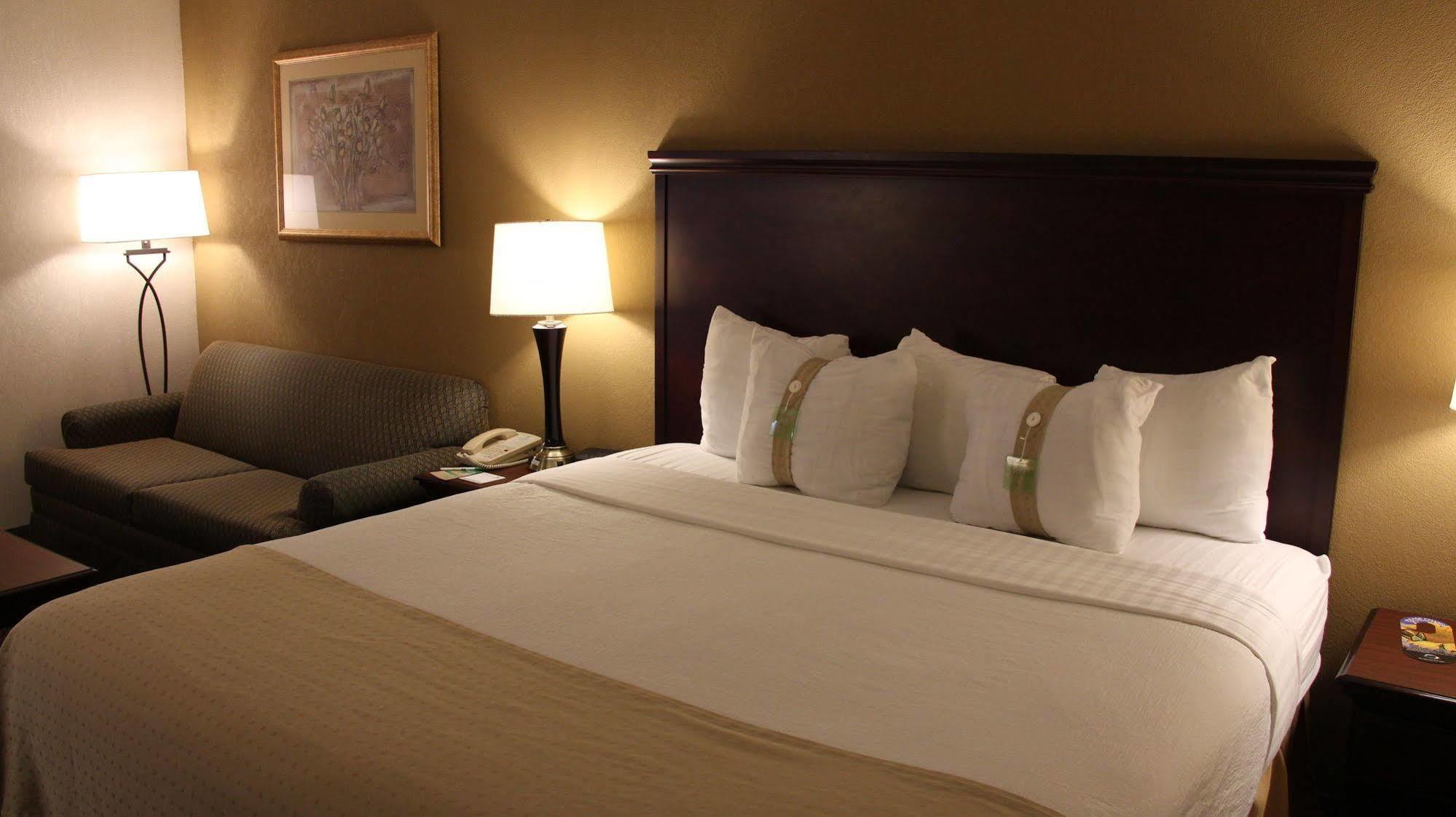 Holiday Inn Huntsville - Research Park By Ihg Екстериор снимка